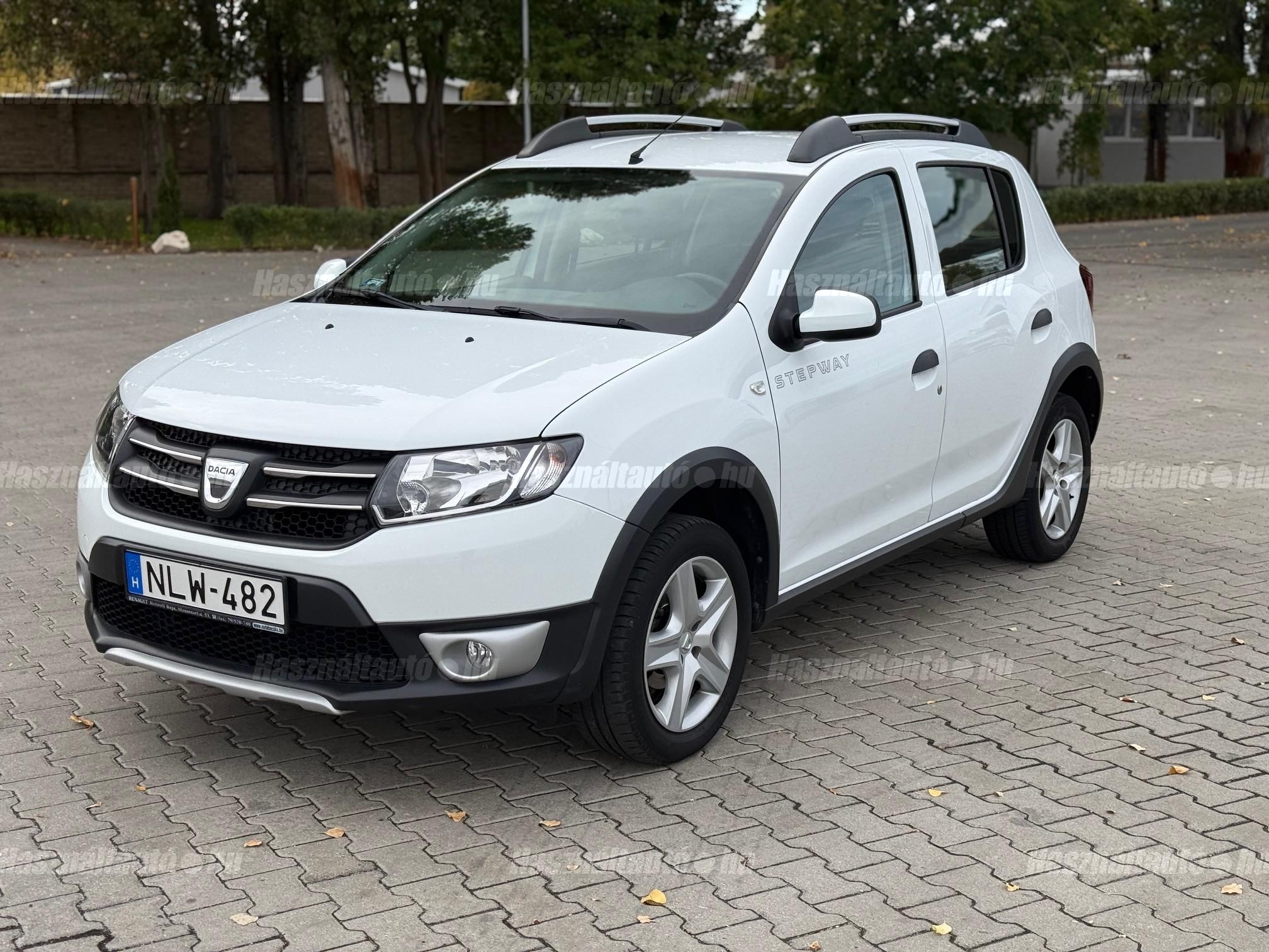 DACIA SANDERO 2016/3 - 1