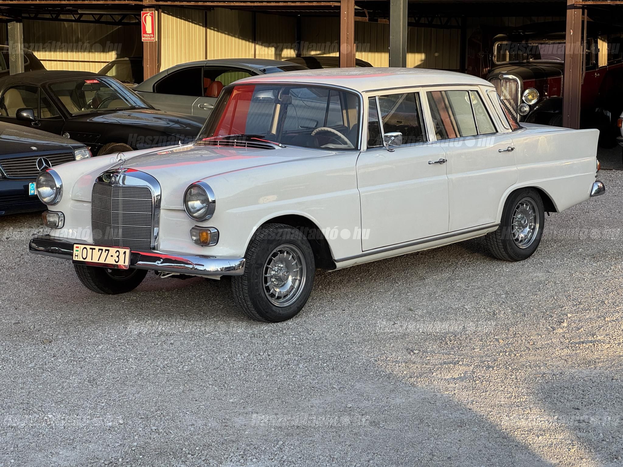 MERCEDES-BENZ 200 1967/12 - 1