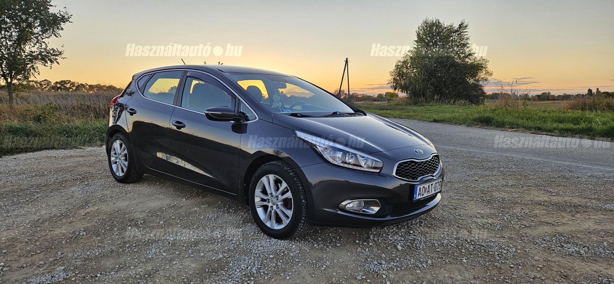 KIA CEE'D 2012/7 - 1