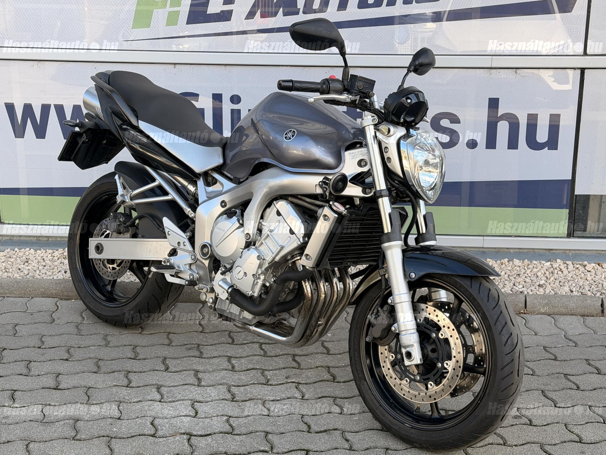 YAMAHA FZ6-N 2005/6 - 1