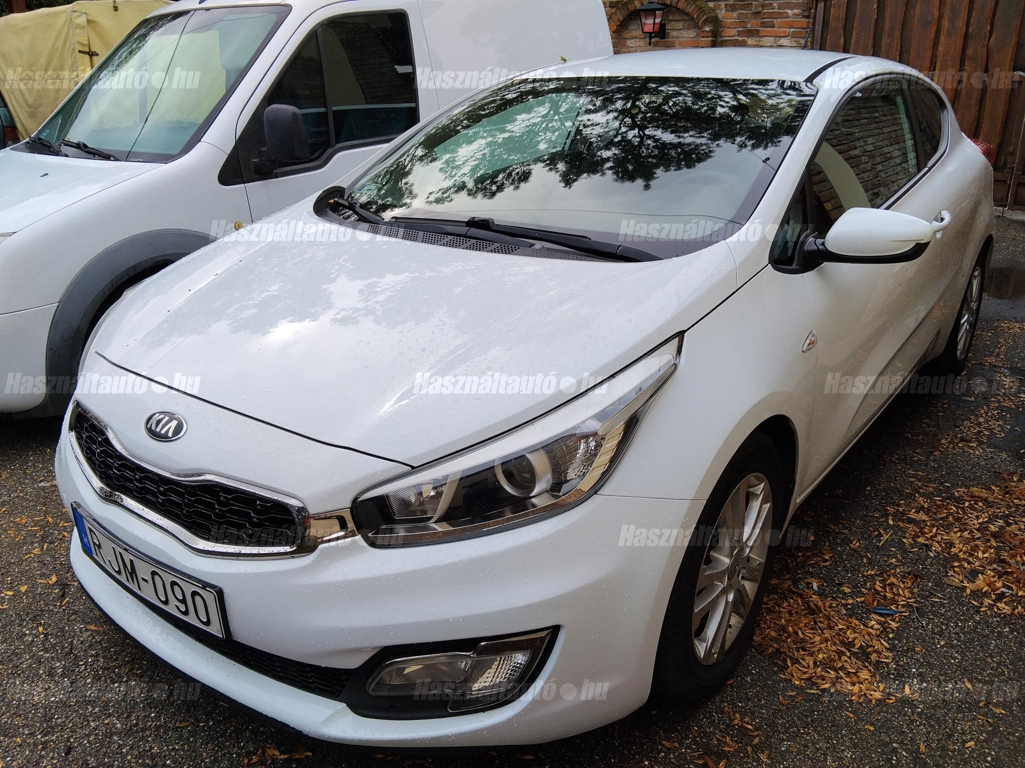 KIA CEE'D 2013/11 - 1