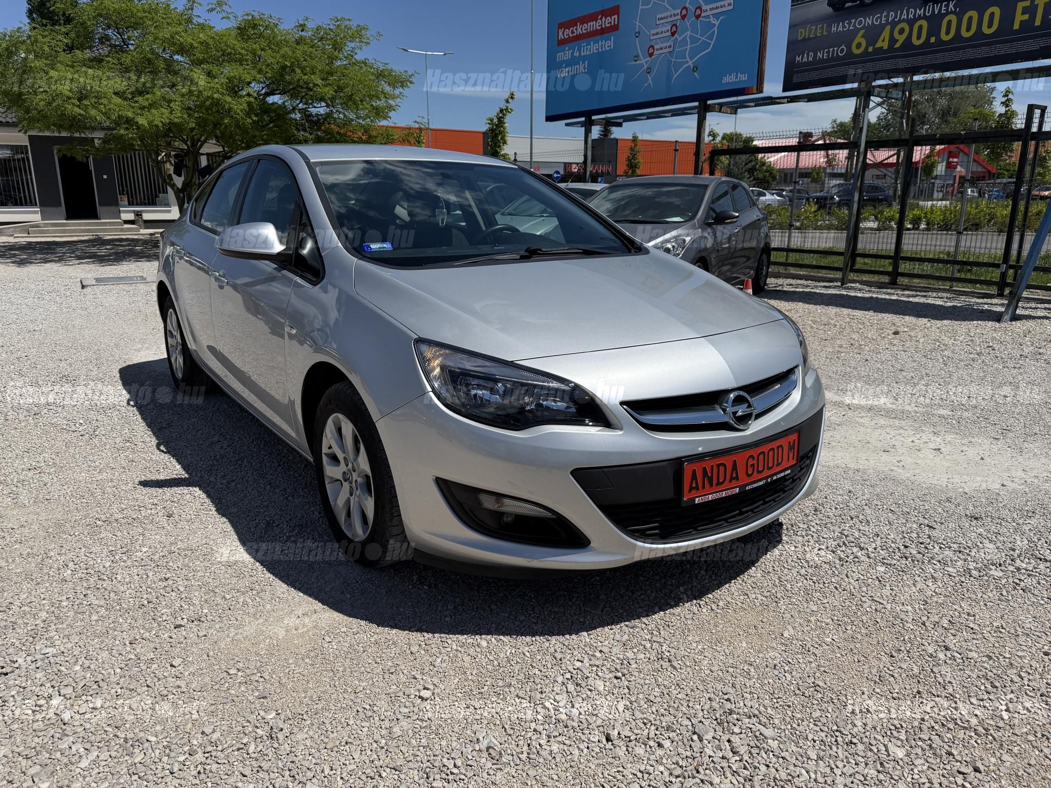 OPEL ASTRA J 2019/5 - 1
