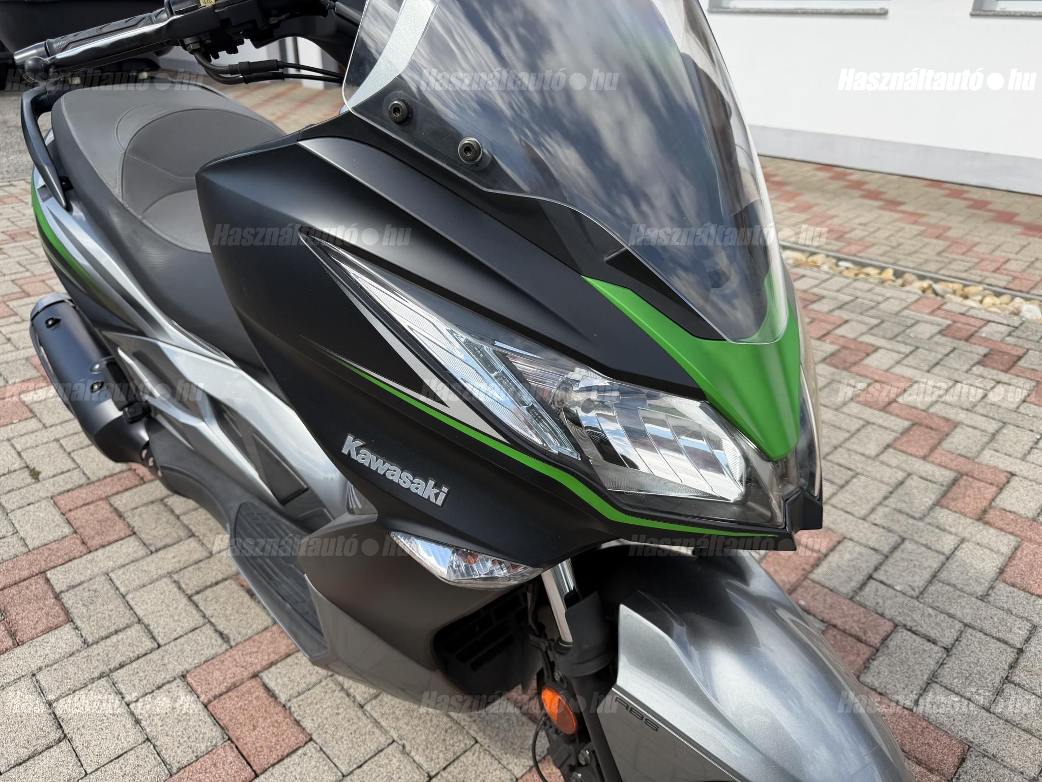 KAWASAKI J 300 2017/9 - 1
