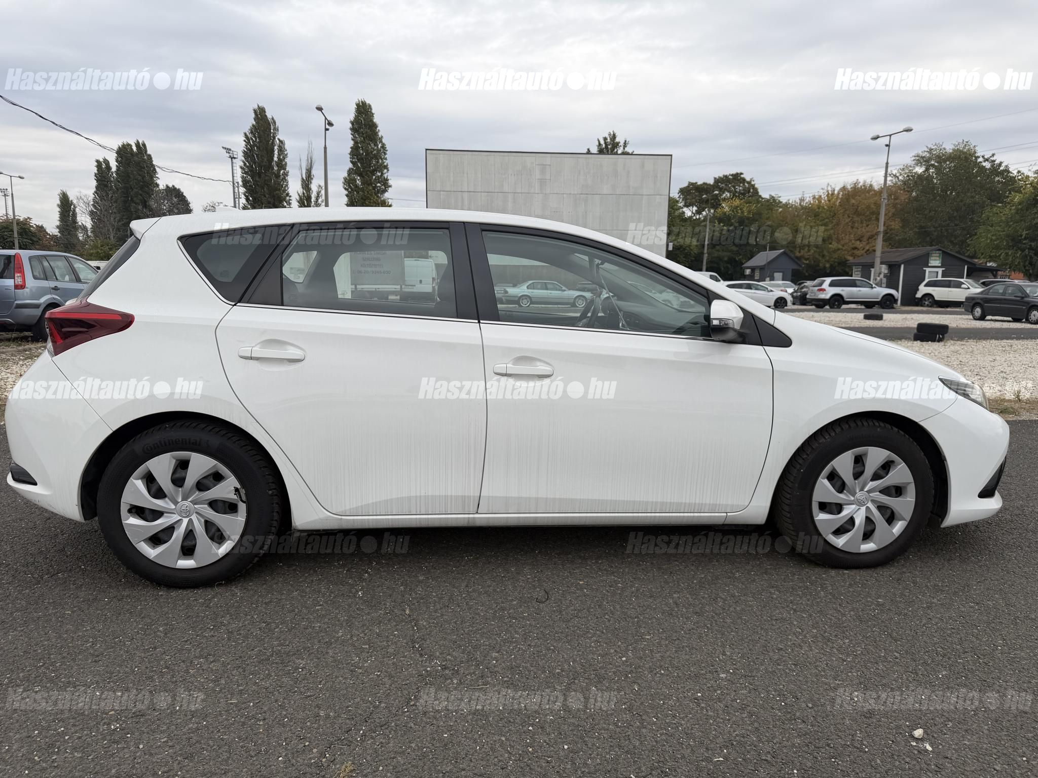 TOYOTA AURIS 2018/6 - 1