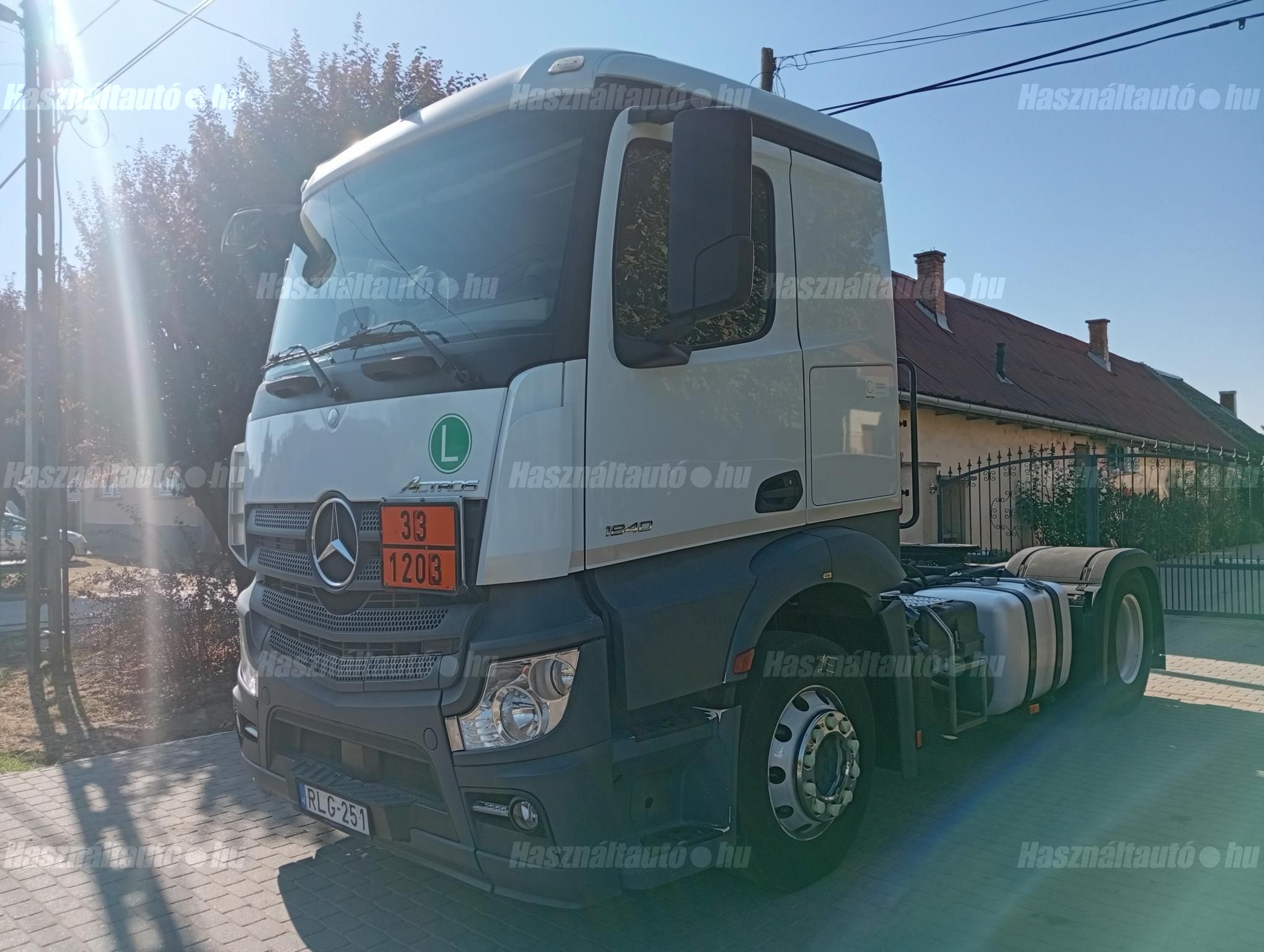 MERCEDES-BENZ 2019/4 - 1