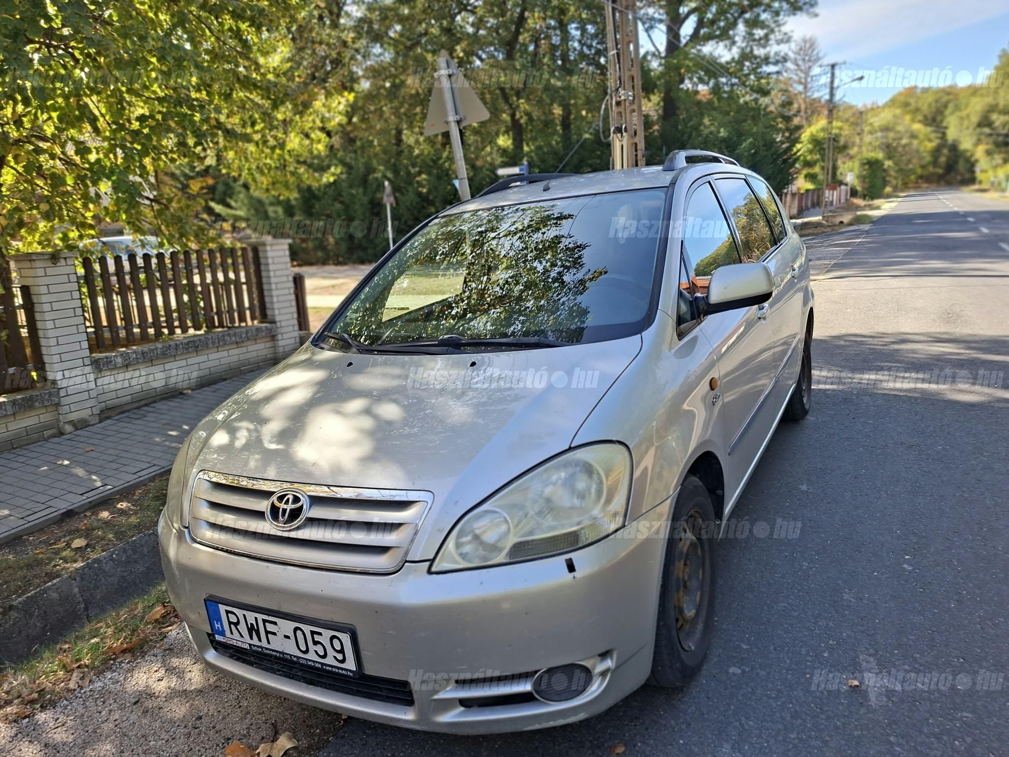 TOYOTA AVENSIS VERSO 2003 - 1