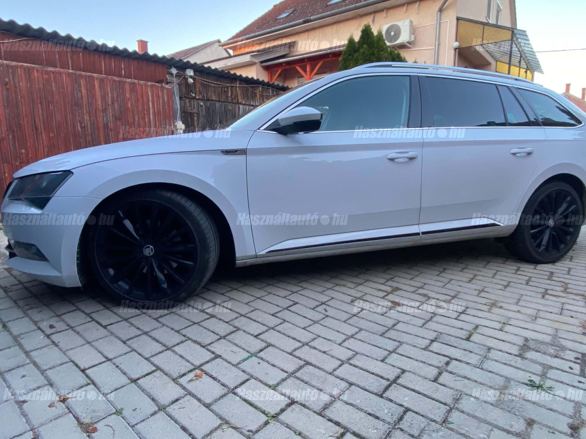 SKODA SUPERB 2017/12 - 1