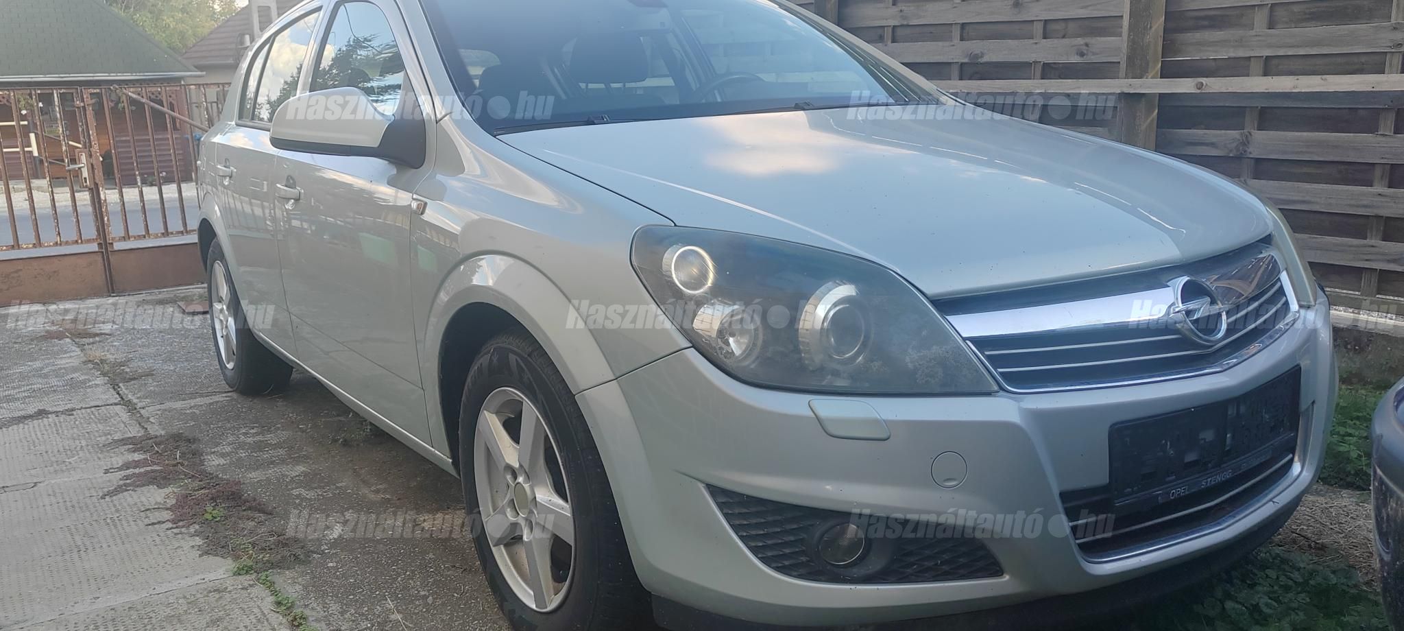 OPEL ASTRA H 2010/6 - 1