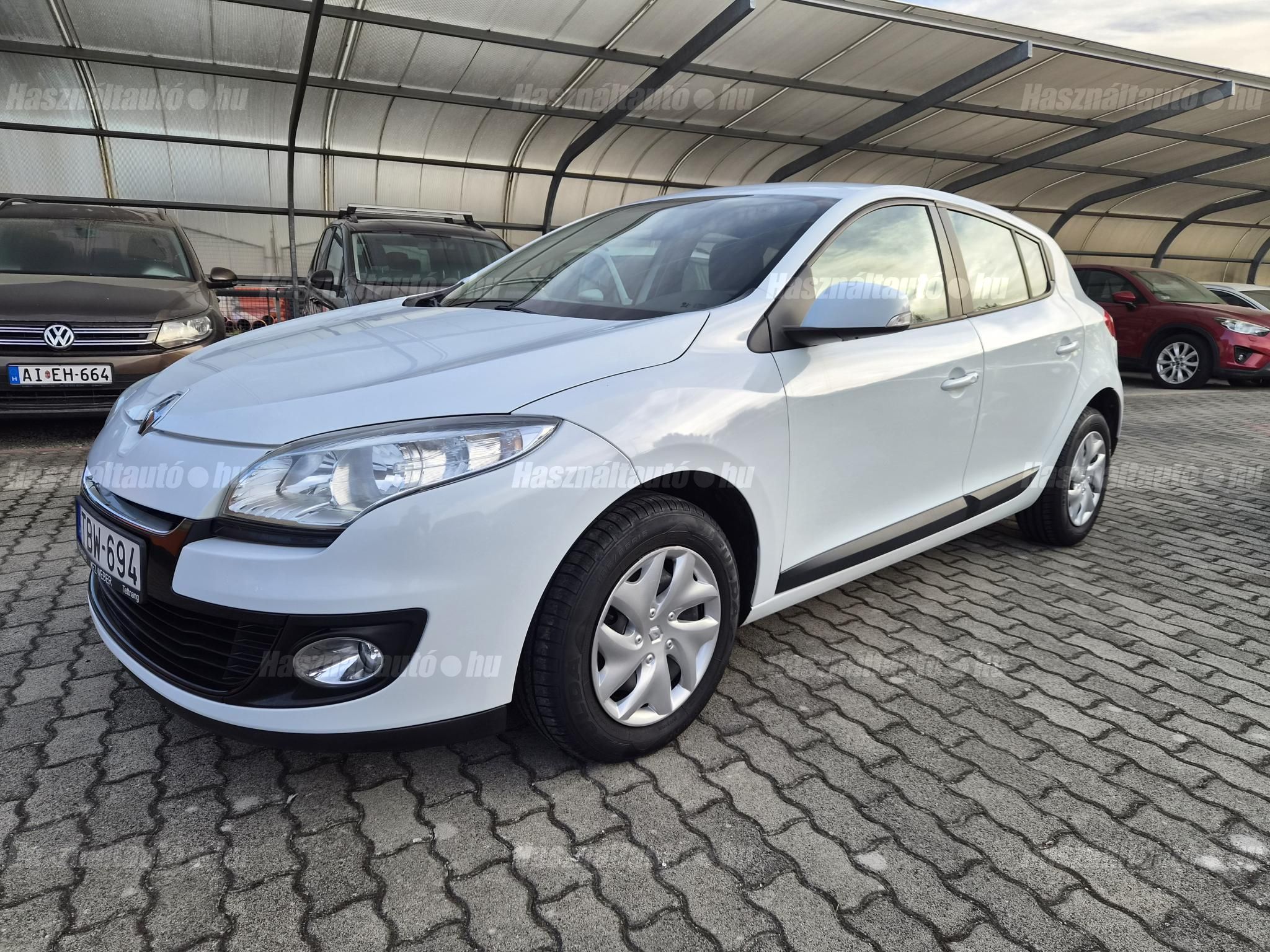 RENAULT MEGANE 2013/9 - 1
