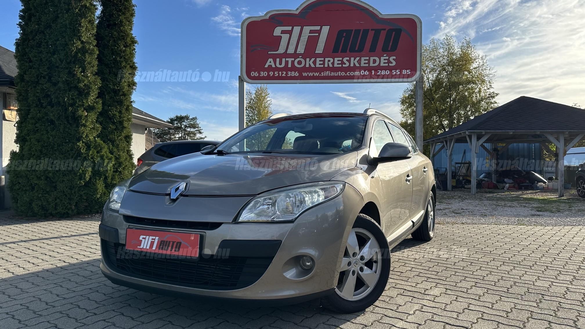 RENAULT MEGANE 2010/11 - 1