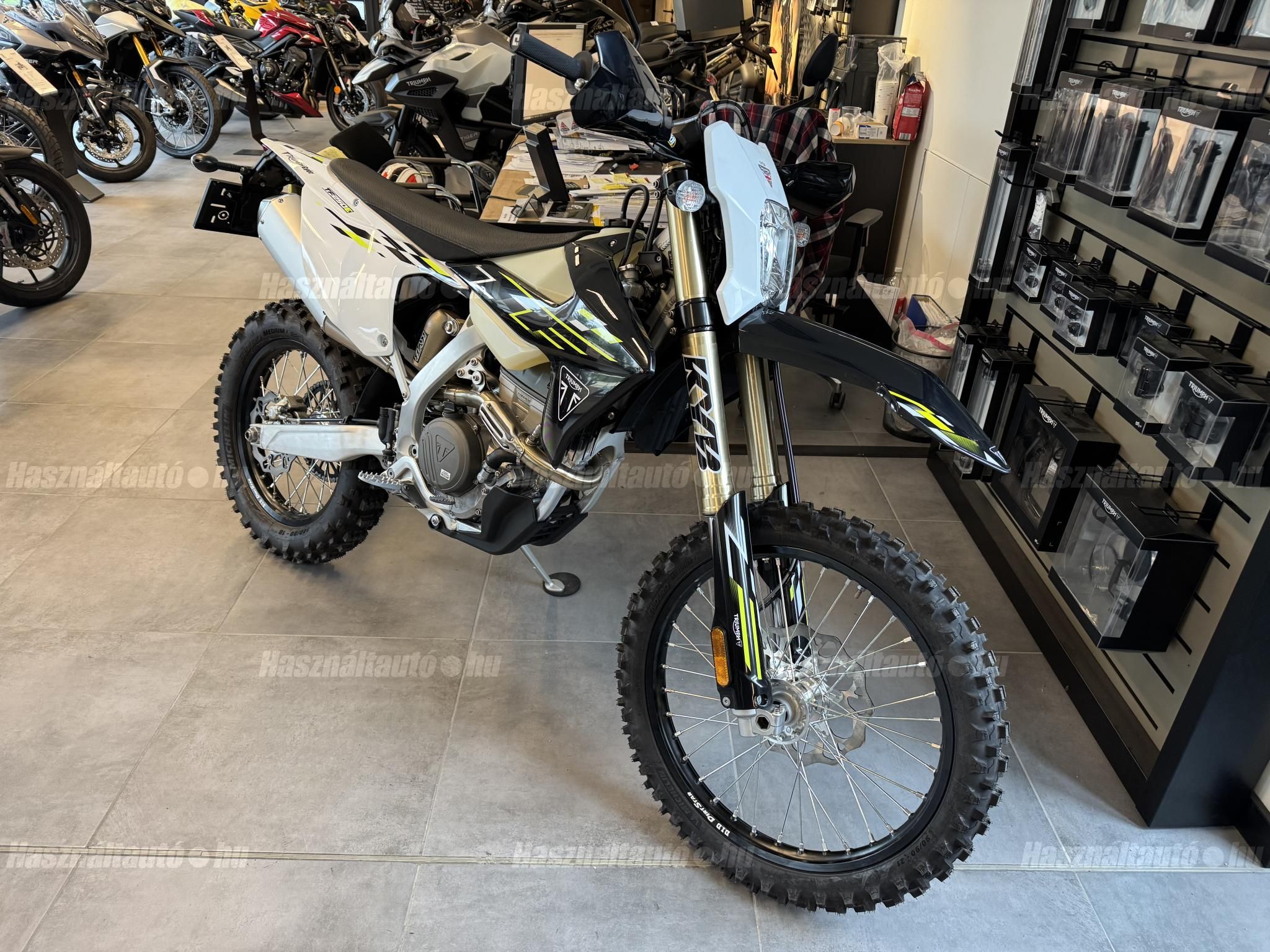 TRIUMPH EGYÉB 2026/9 - 1