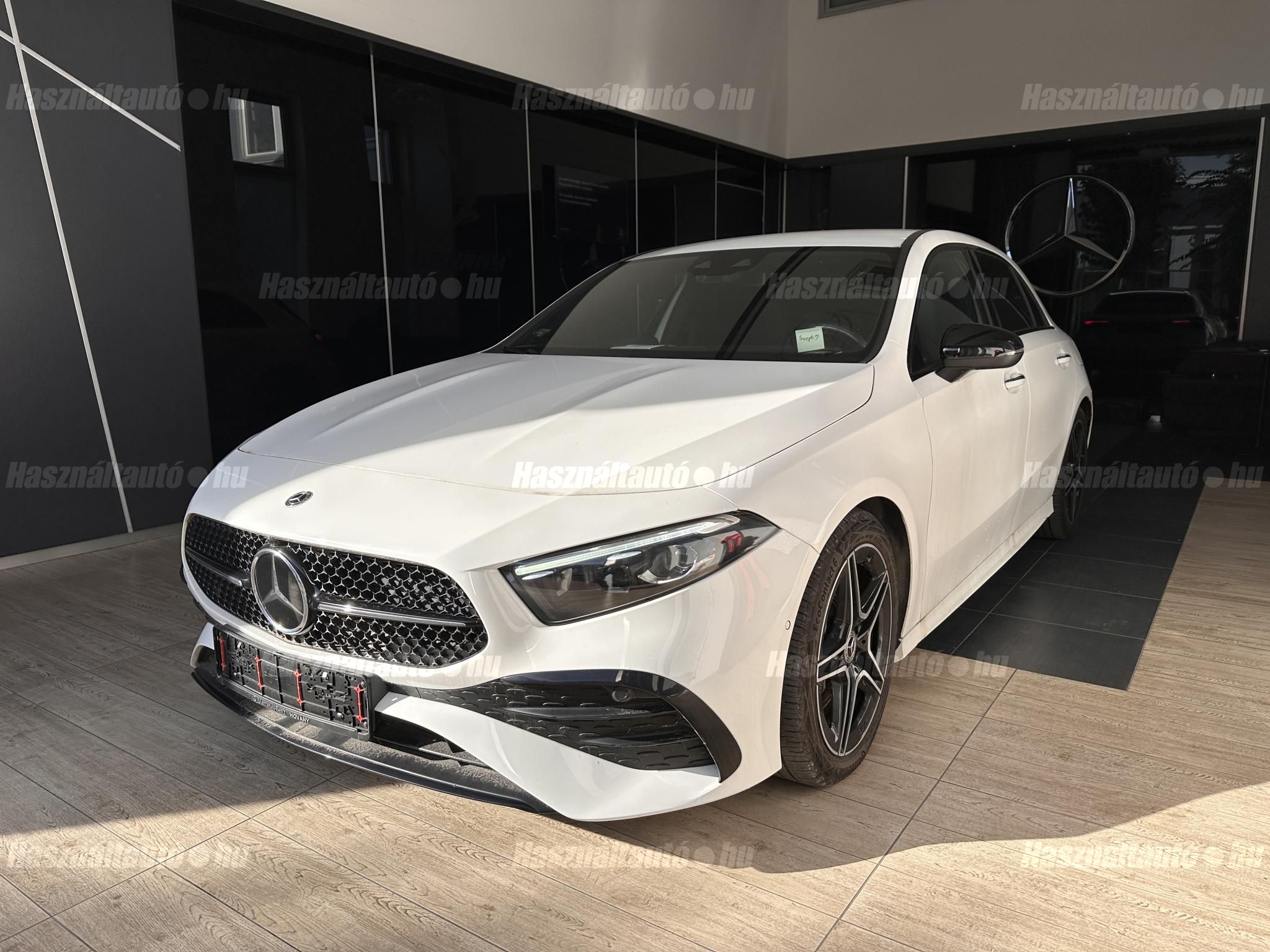 MERCEDES-BENZ A 220 2023/4 - 1