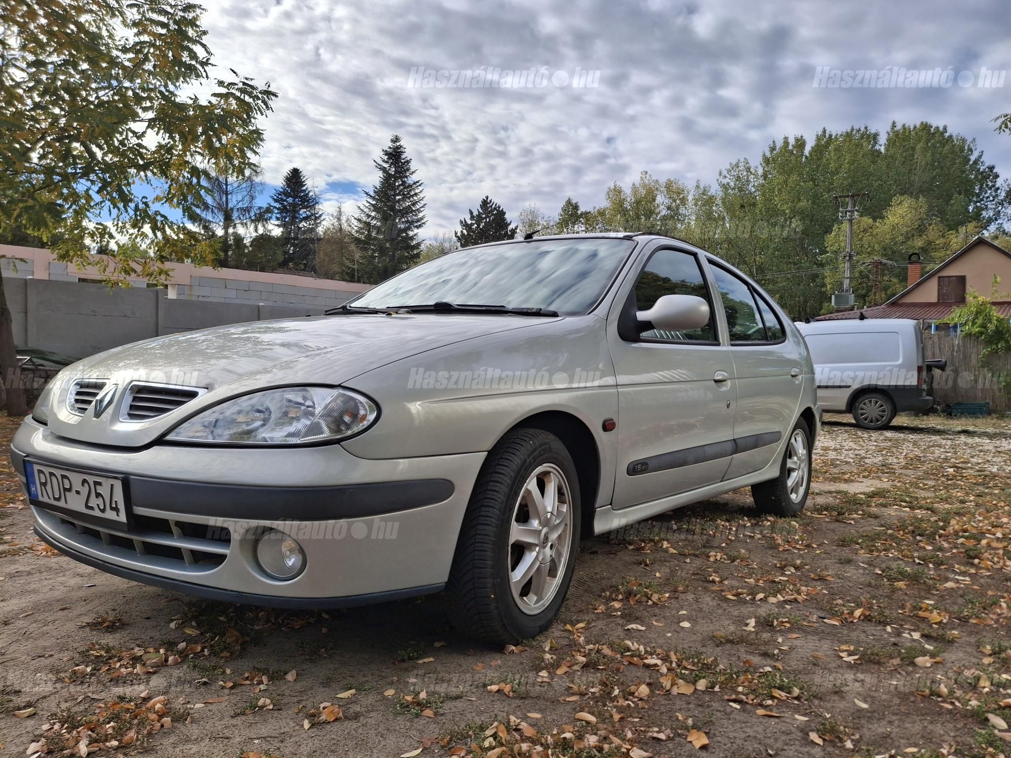 RENAULT MEGANE 2001/6 - 1