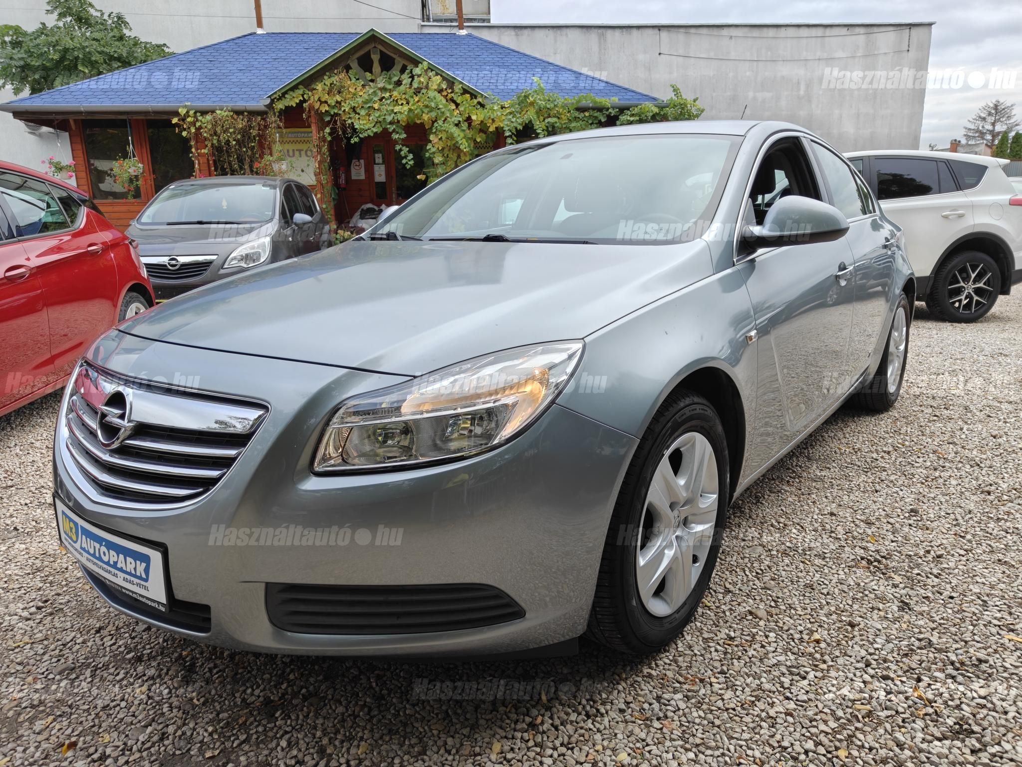 OPEL INSIGNIA 2010/4 - 1