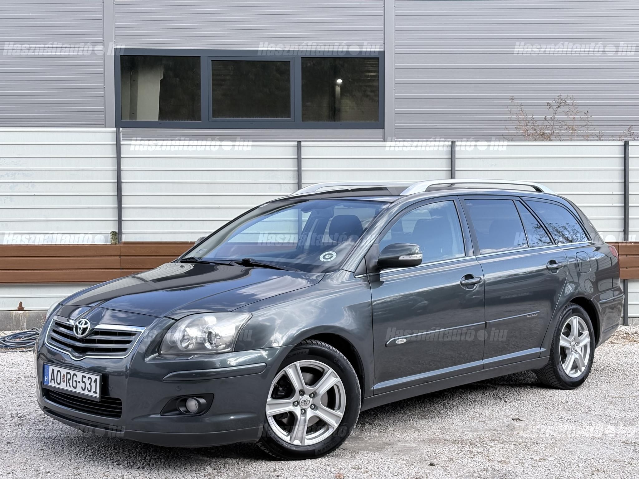 TOYOTA AVENSIS 2008/9 - 1