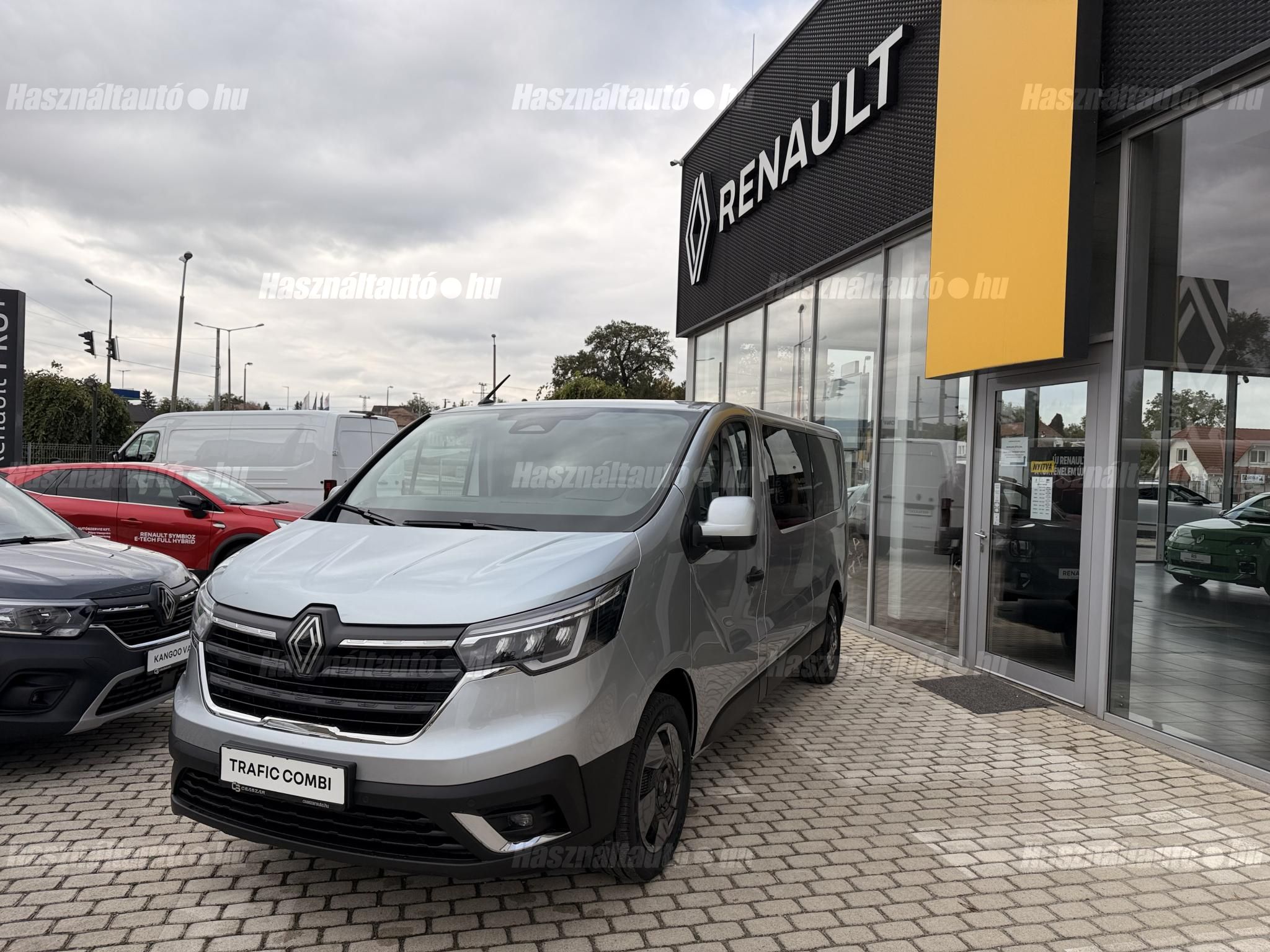 RENAULT TRAFIC 2026 - 1