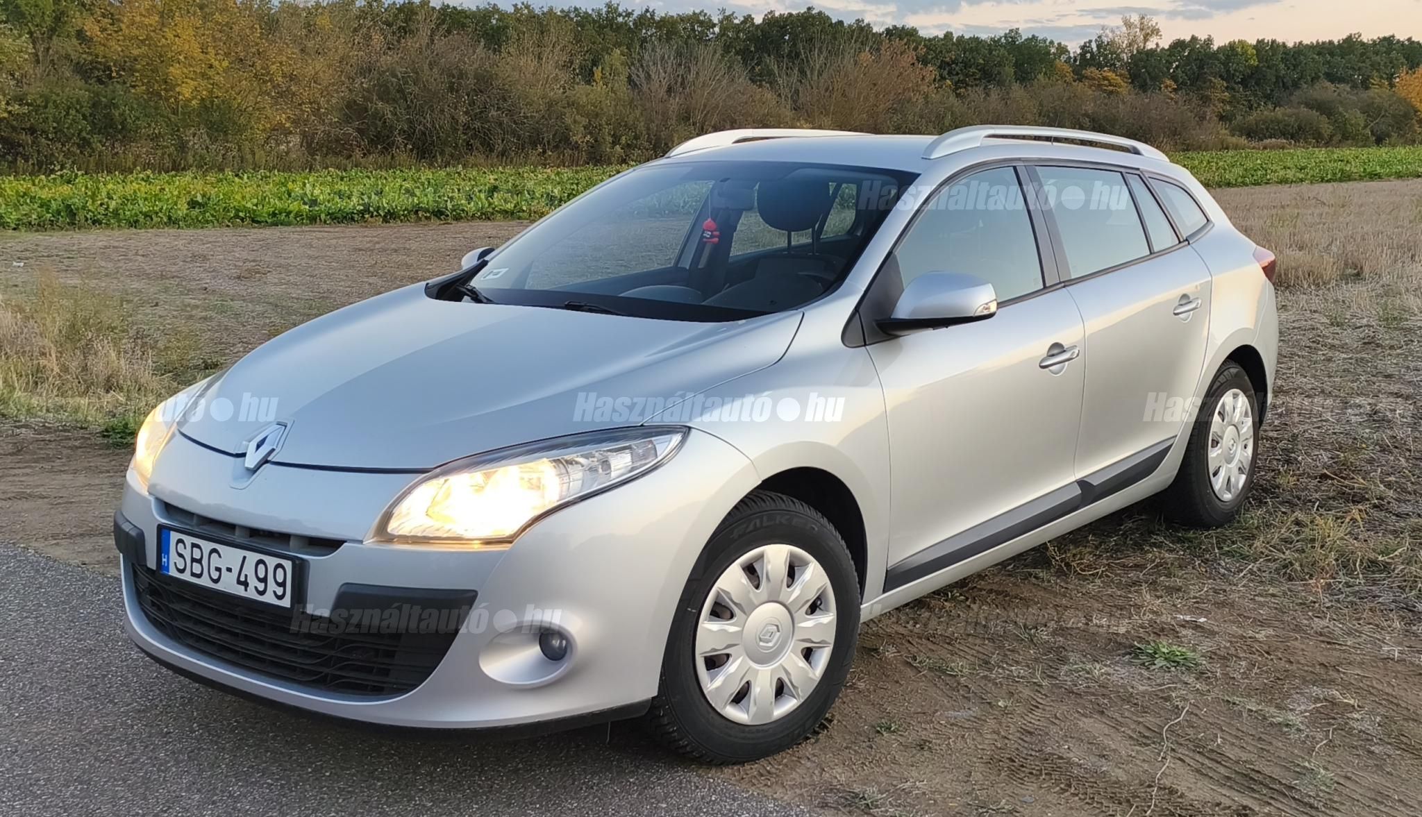 RENAULT MEGANE 2011/6 - 1