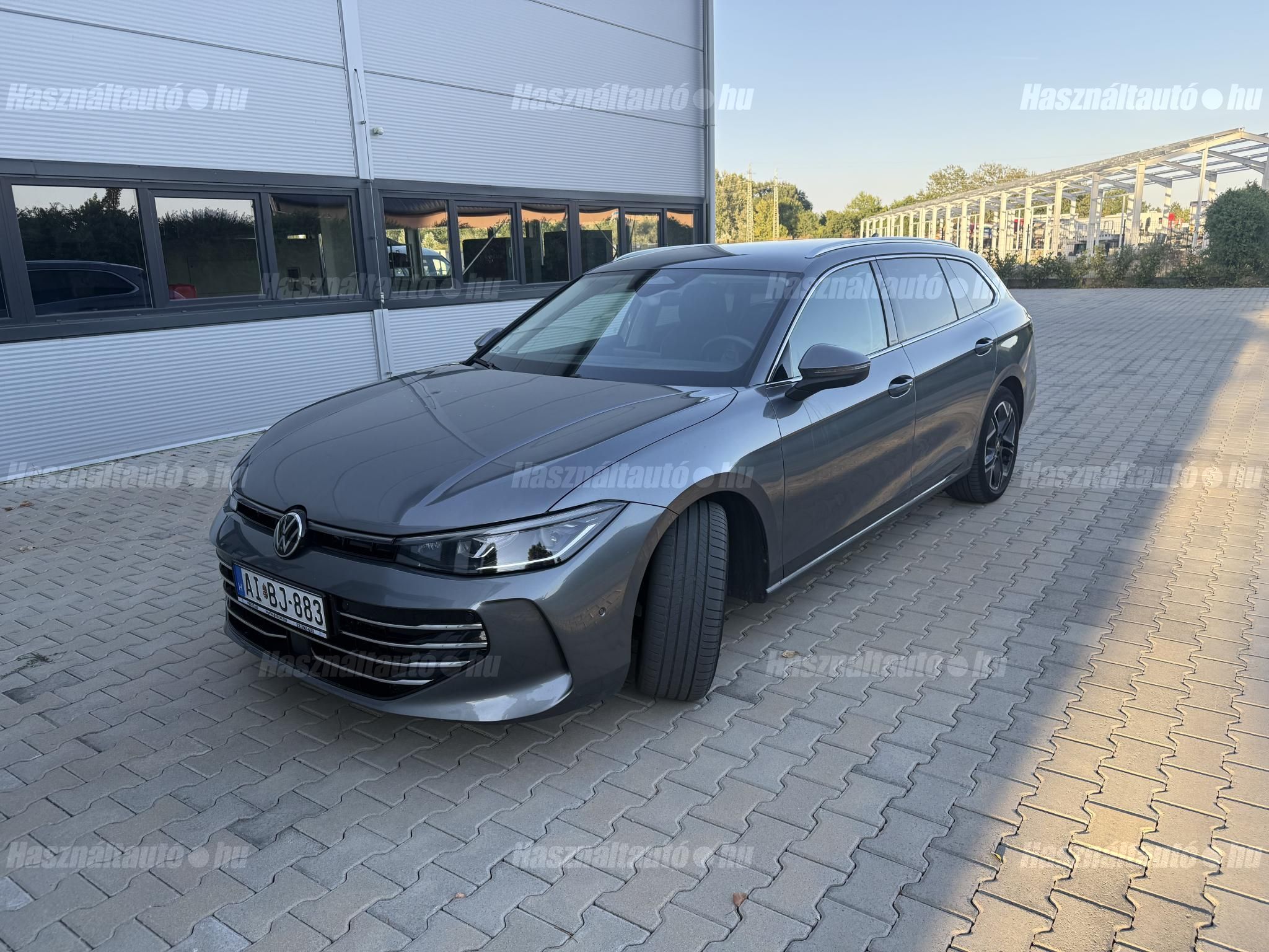 VOLKSWAGEN PASSAT 2024 - 1