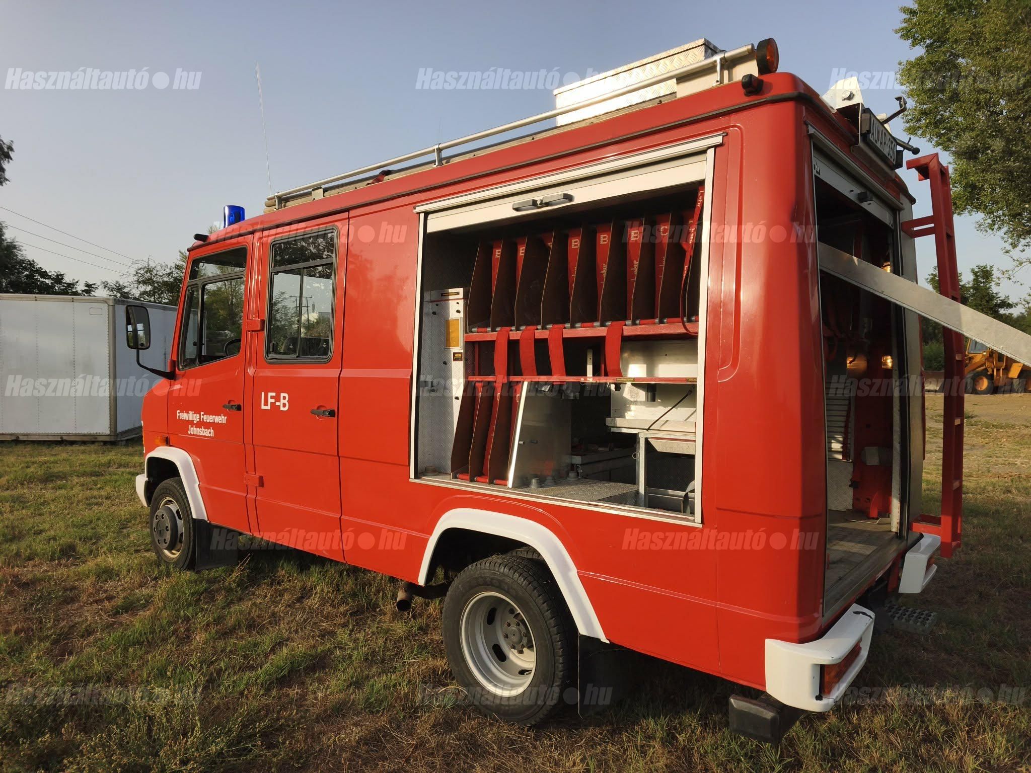 MERCEDES-BENZ 1990/2 - 1