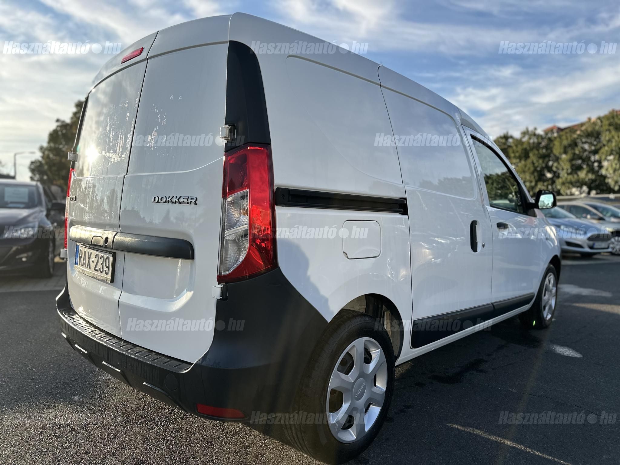 DACIA DOKKER 2018/8 - 1
