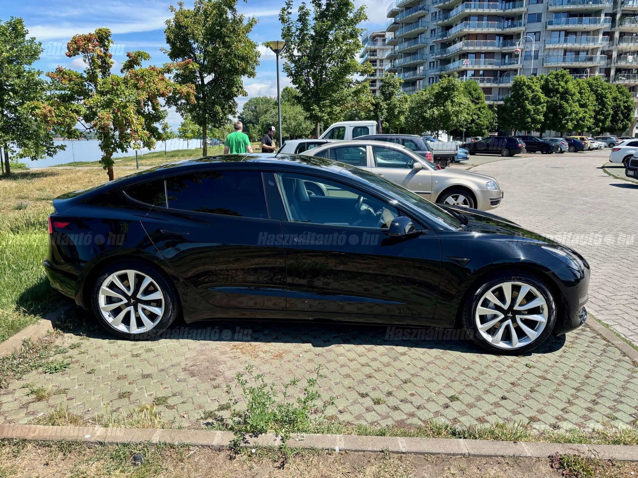 TESLA MODEL 3 2019/6 - 1