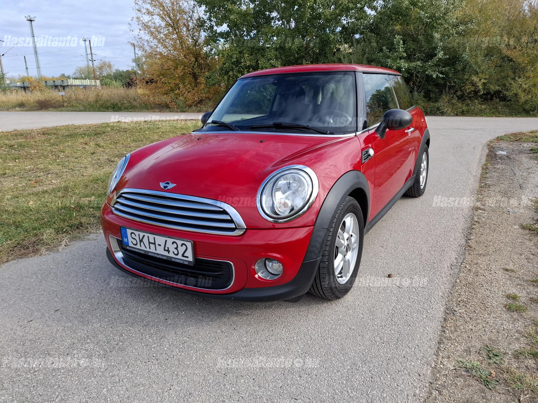 MINI MINI ONE 2013/3 - 1