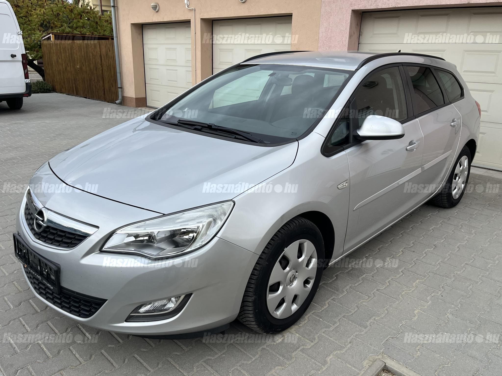 OPEL ASTRA J 2011/11 - 1