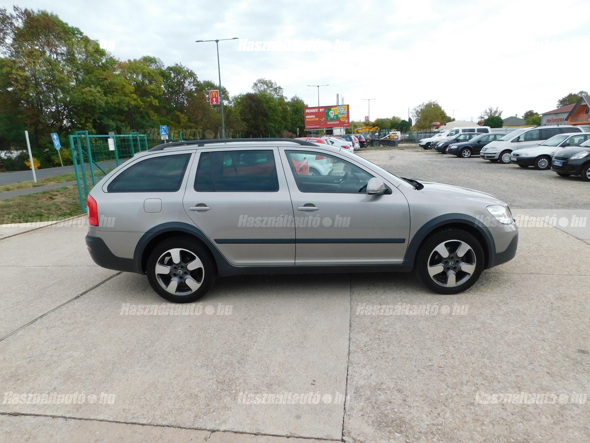 SKODA OCTAVIA 2013/10 - 1
