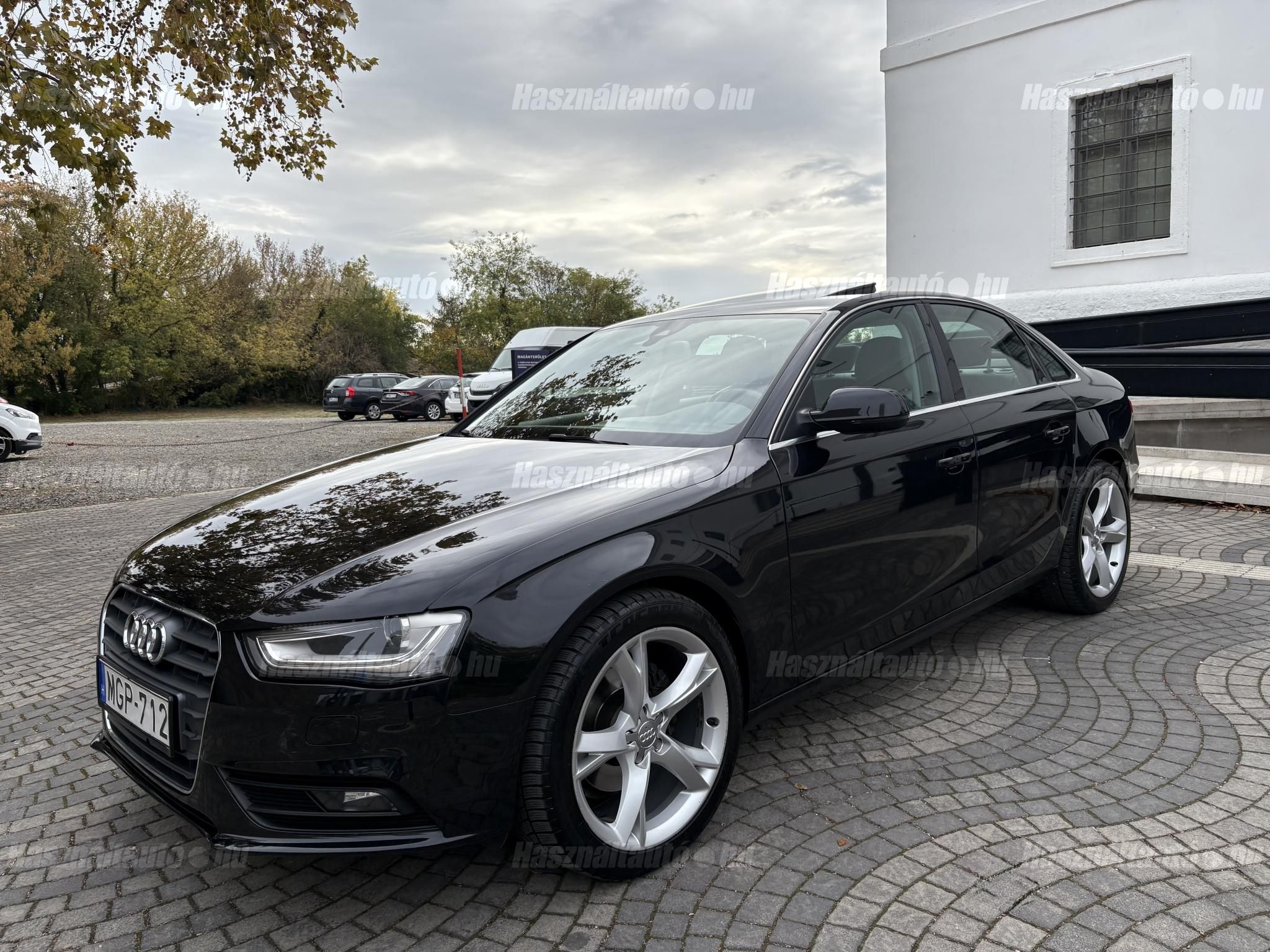AUDI A4 2013/2 - 1