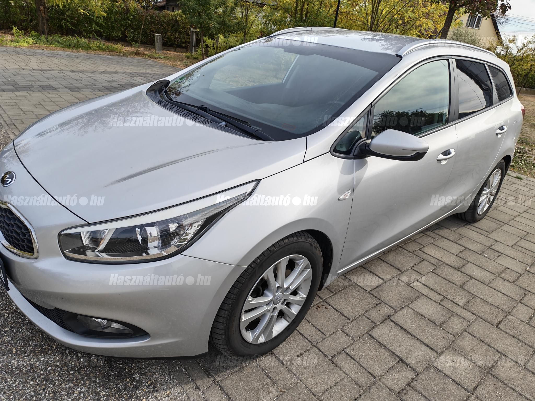 KIA CEE'D 2013/9 - 1