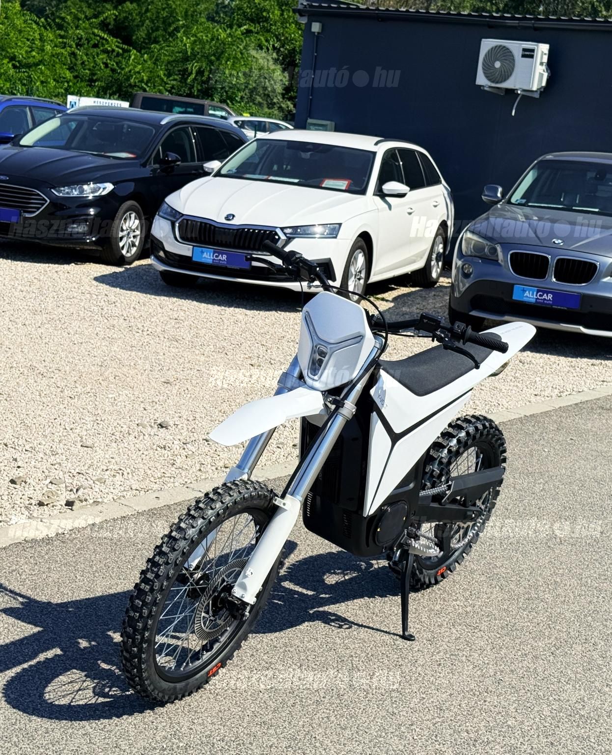 Y-VOLT SURGE V 2026/6 - 1