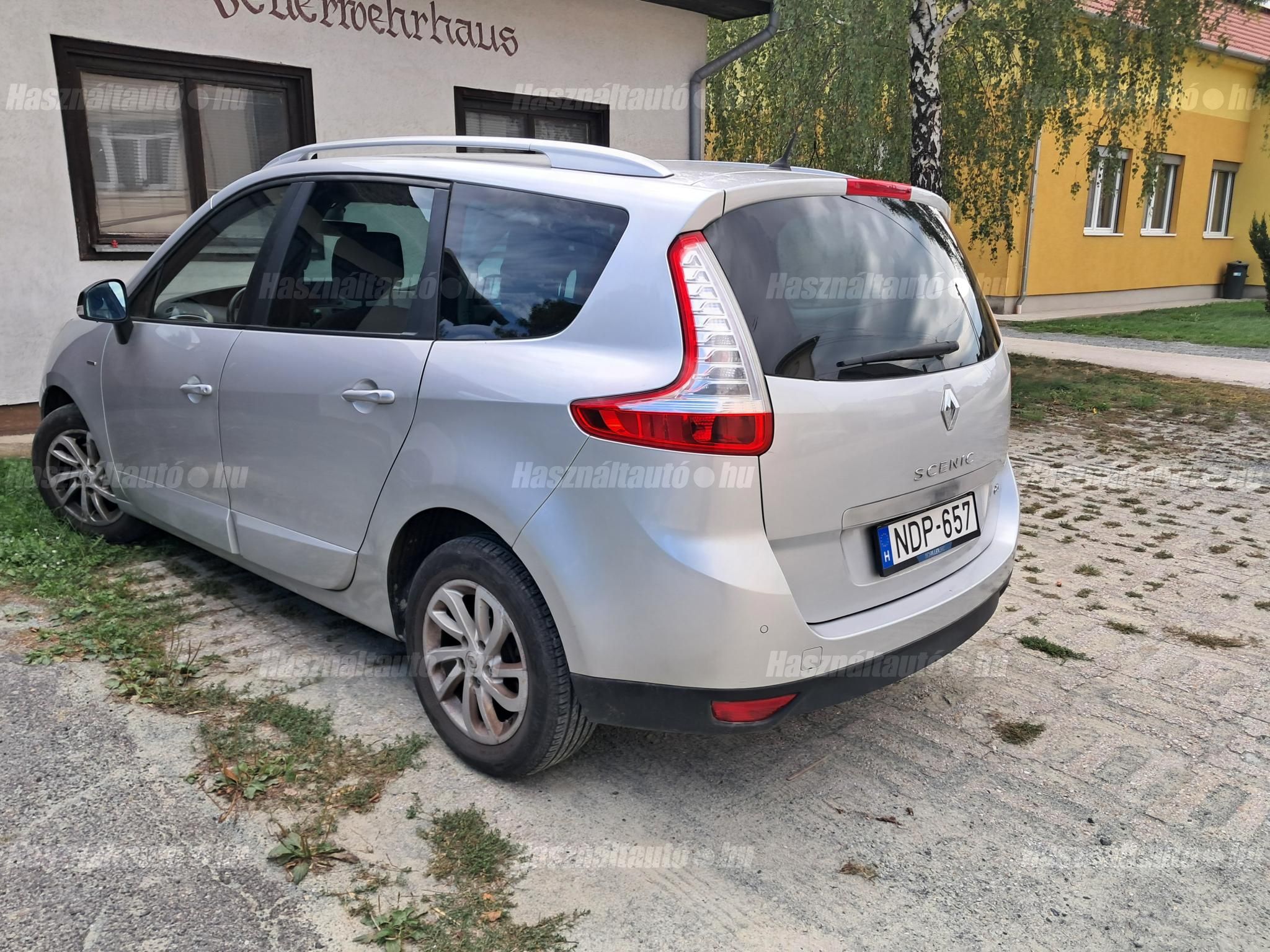 RENAULT GRAND SCENIC 2015/7 - 1