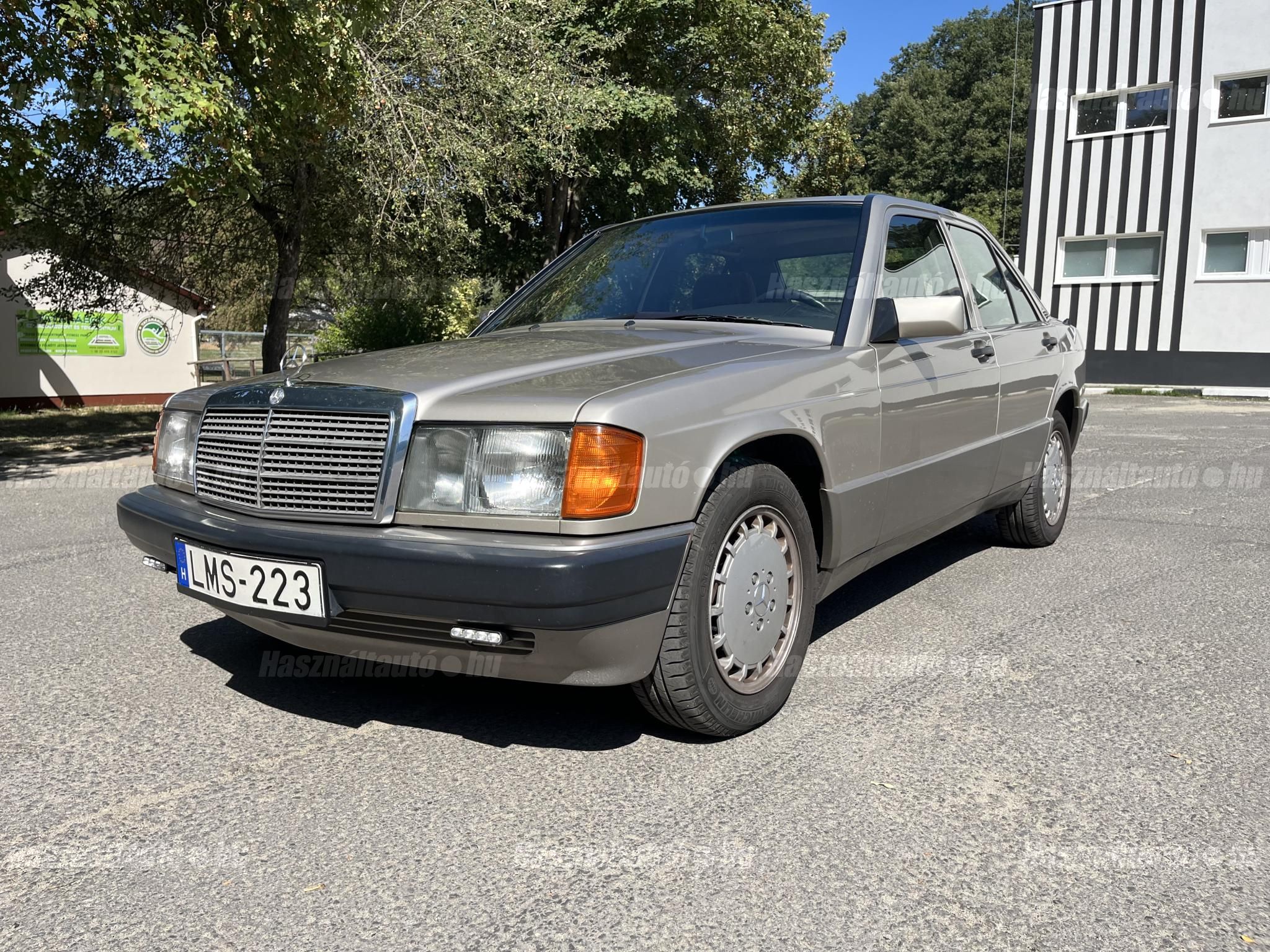 MERCEDES-BENZ 190 1992/3 - 1
