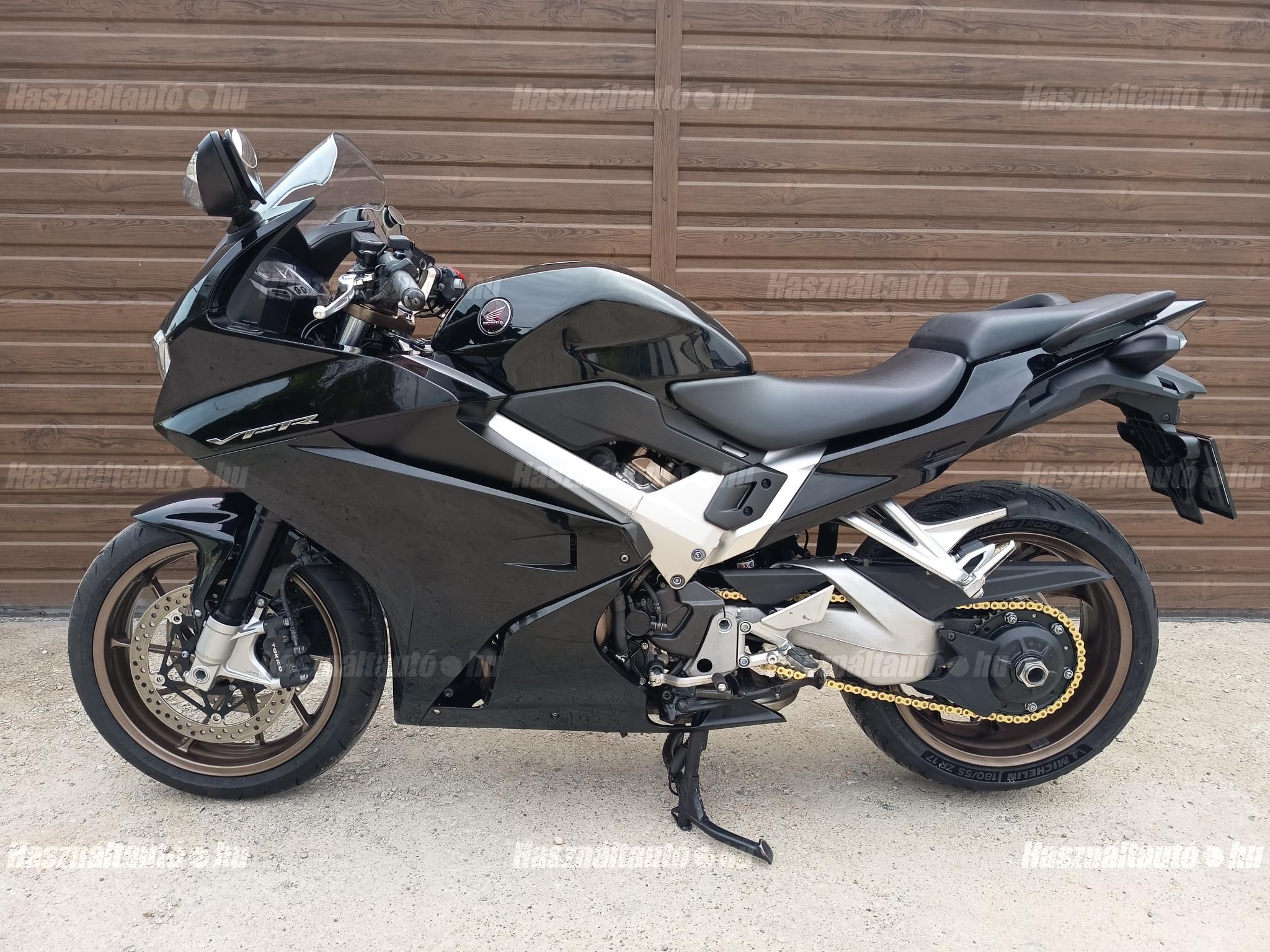 HONDA VFR 800 2014/5 - 1