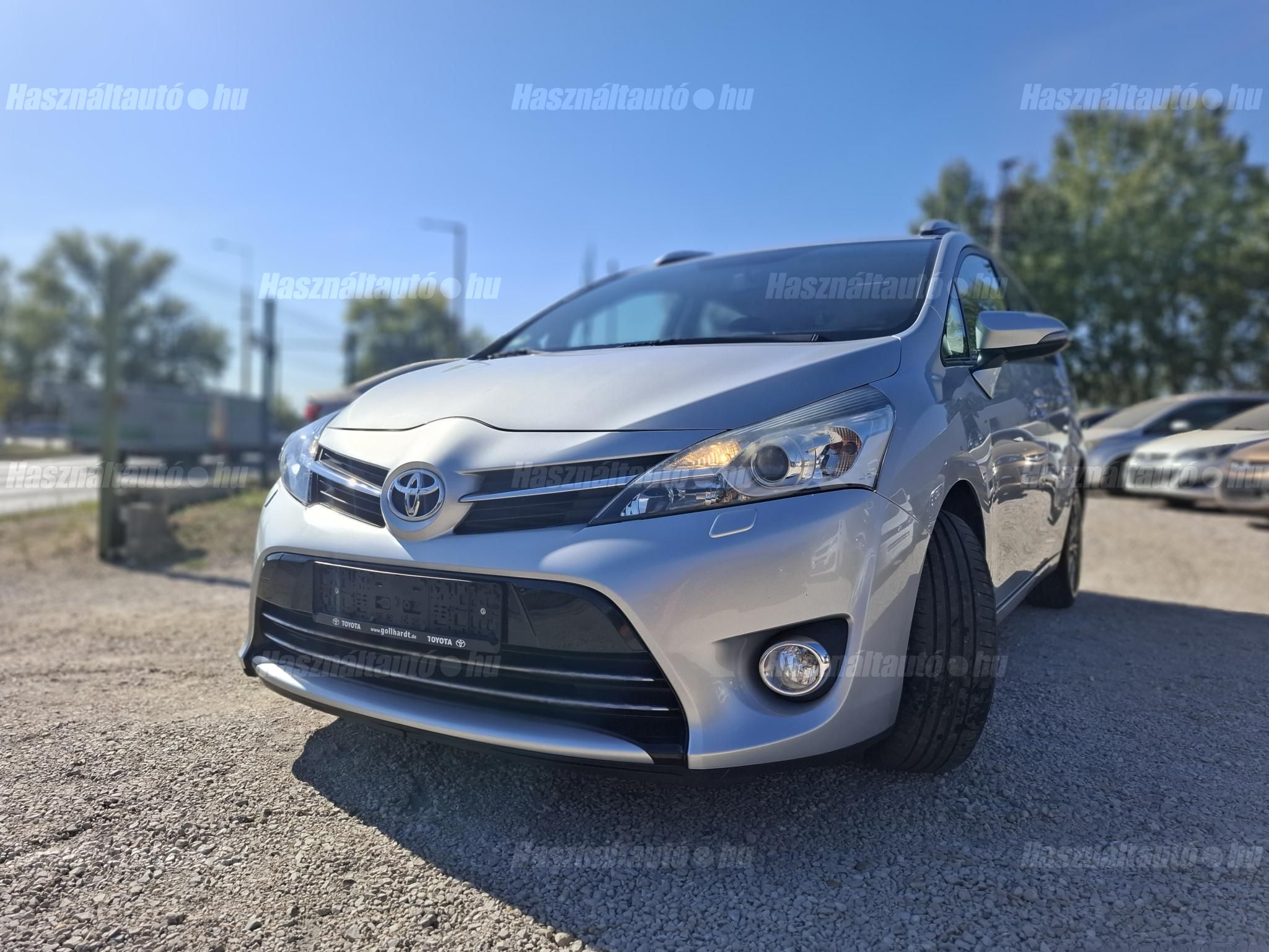 TOYOTA VERSO 2015/4 - 1