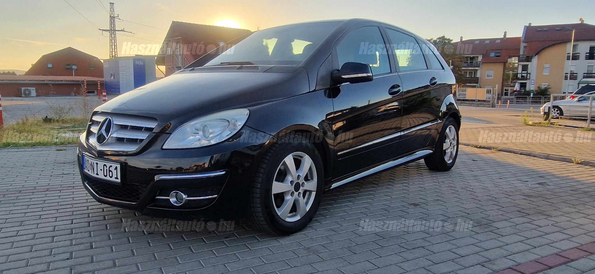 MERCEDES-BENZ B 180 2011/9 - 1
