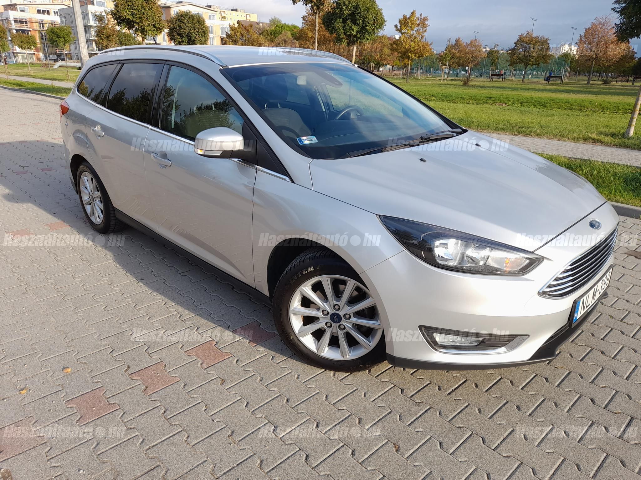 FORD FOCUS 2015/12 - 1