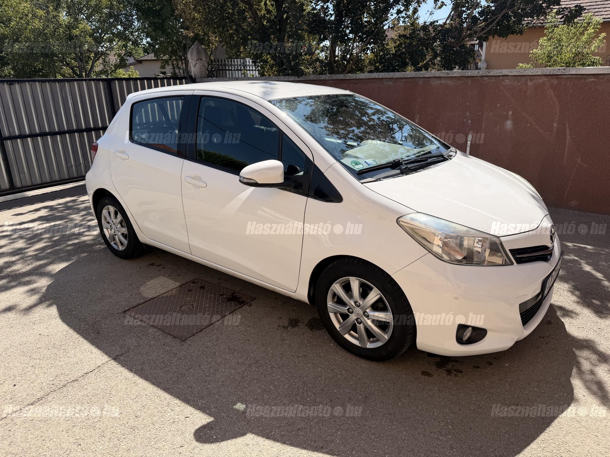 TOYOTA YARIS 2013/3 - 1