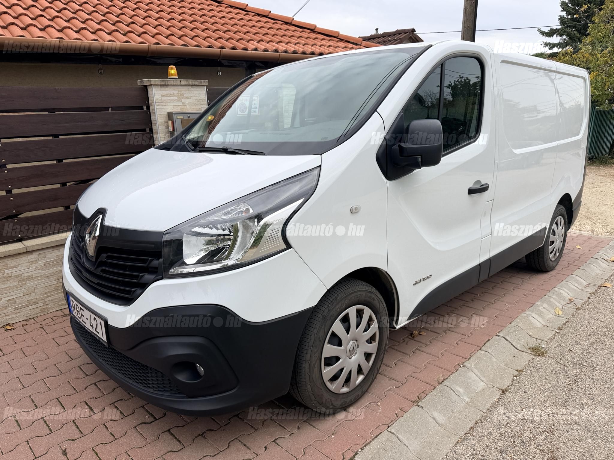 RENAULT TRAFIC 2017/9 - 1