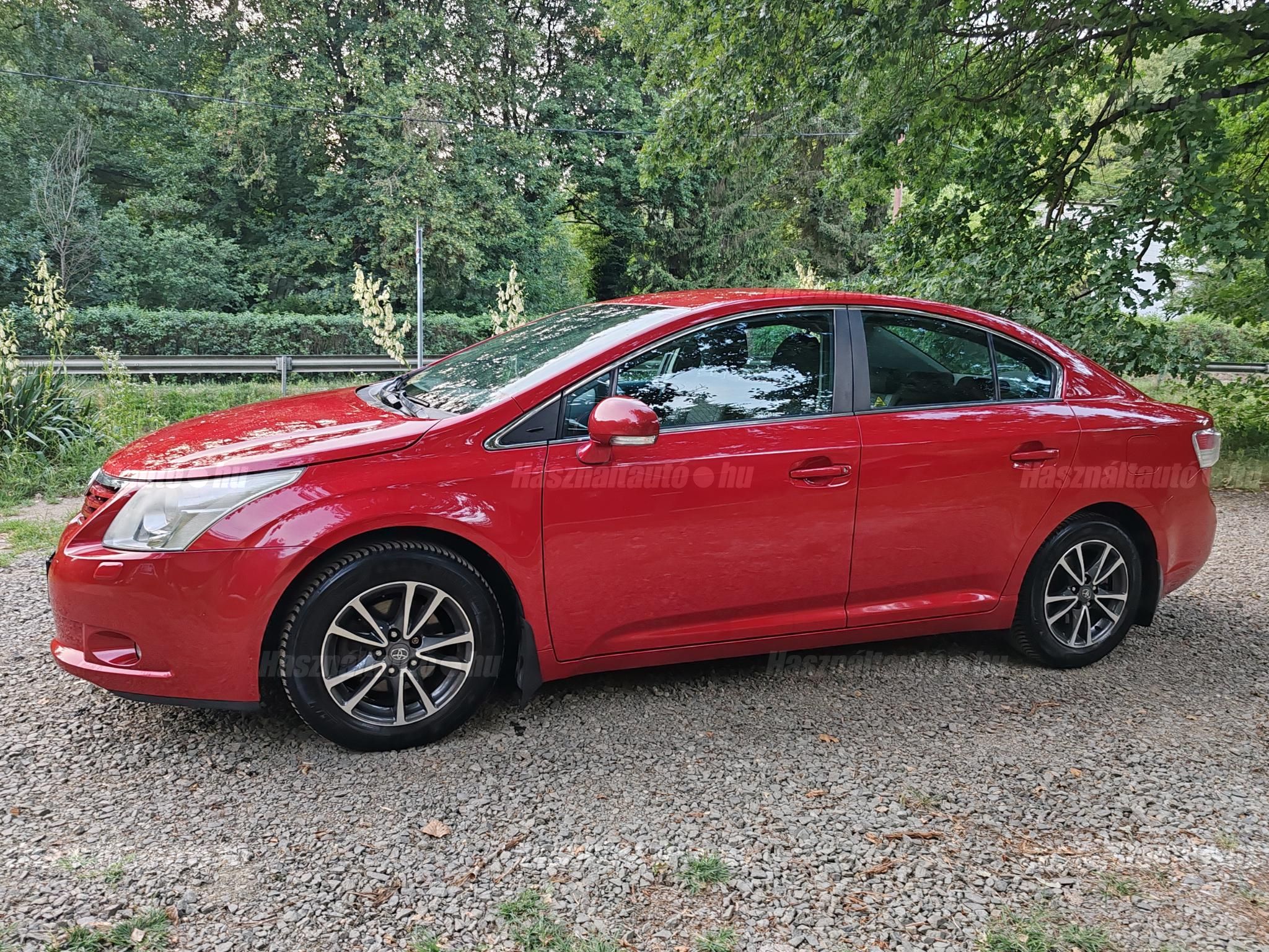 TOYOTA AVENSIS 2011/8 - 1