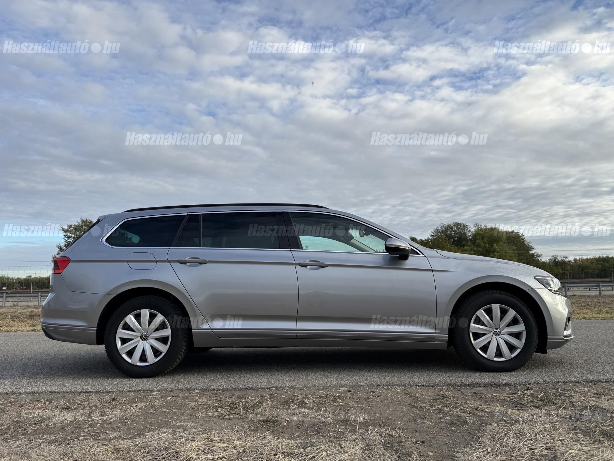 VOLKSWAGEN PASSAT VIII 2023/10 - 1
