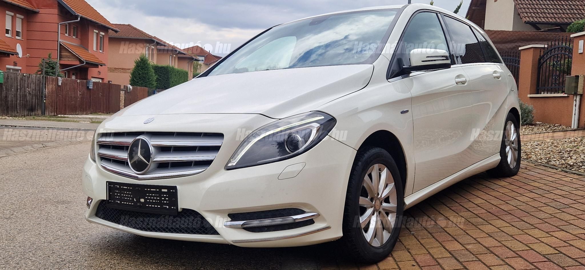 MERCEDES-BENZ B 180 2012/1 - 1