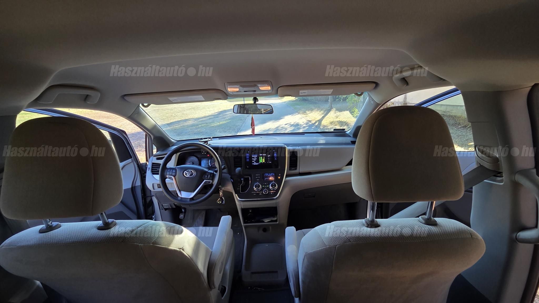 TOYOTA SIENNA 2017/7 - 1