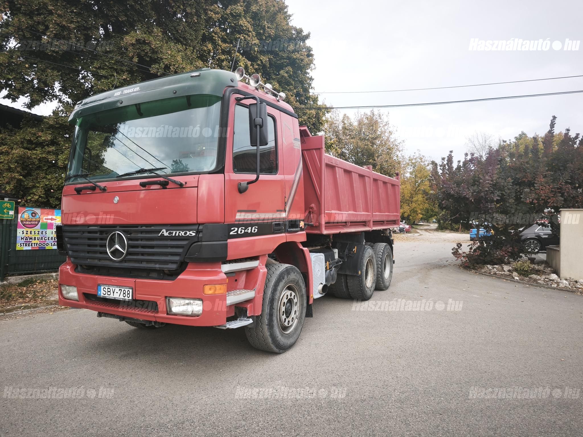 MERCEDES-BENZ 2002/7 - 1
