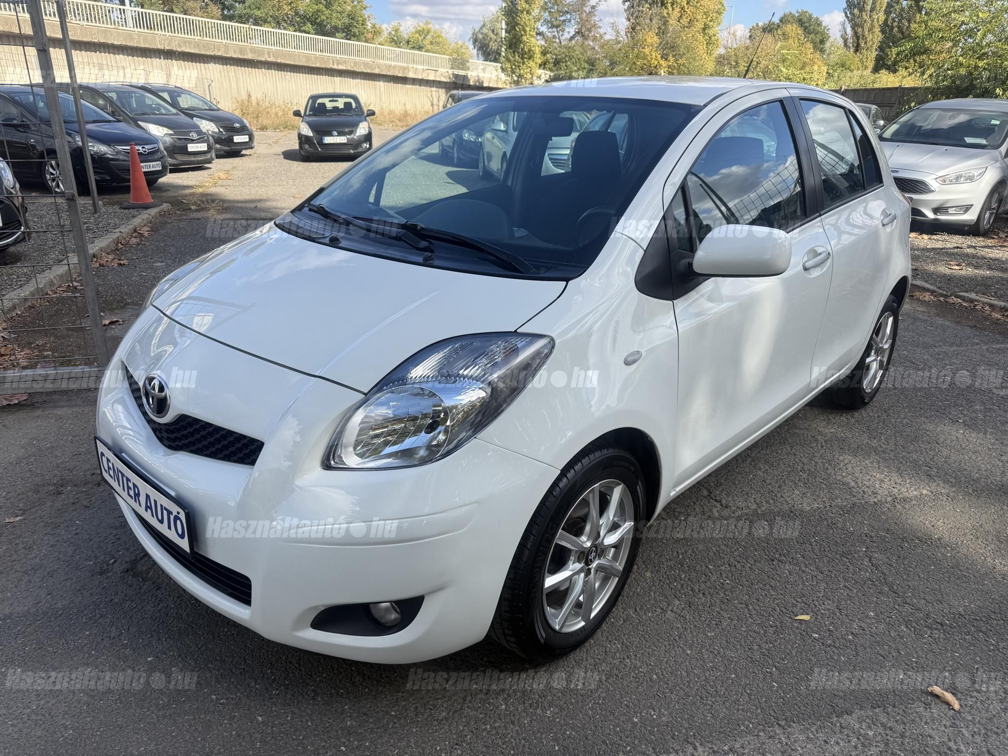 TOYOTA YARIS 2011/3 - 1
