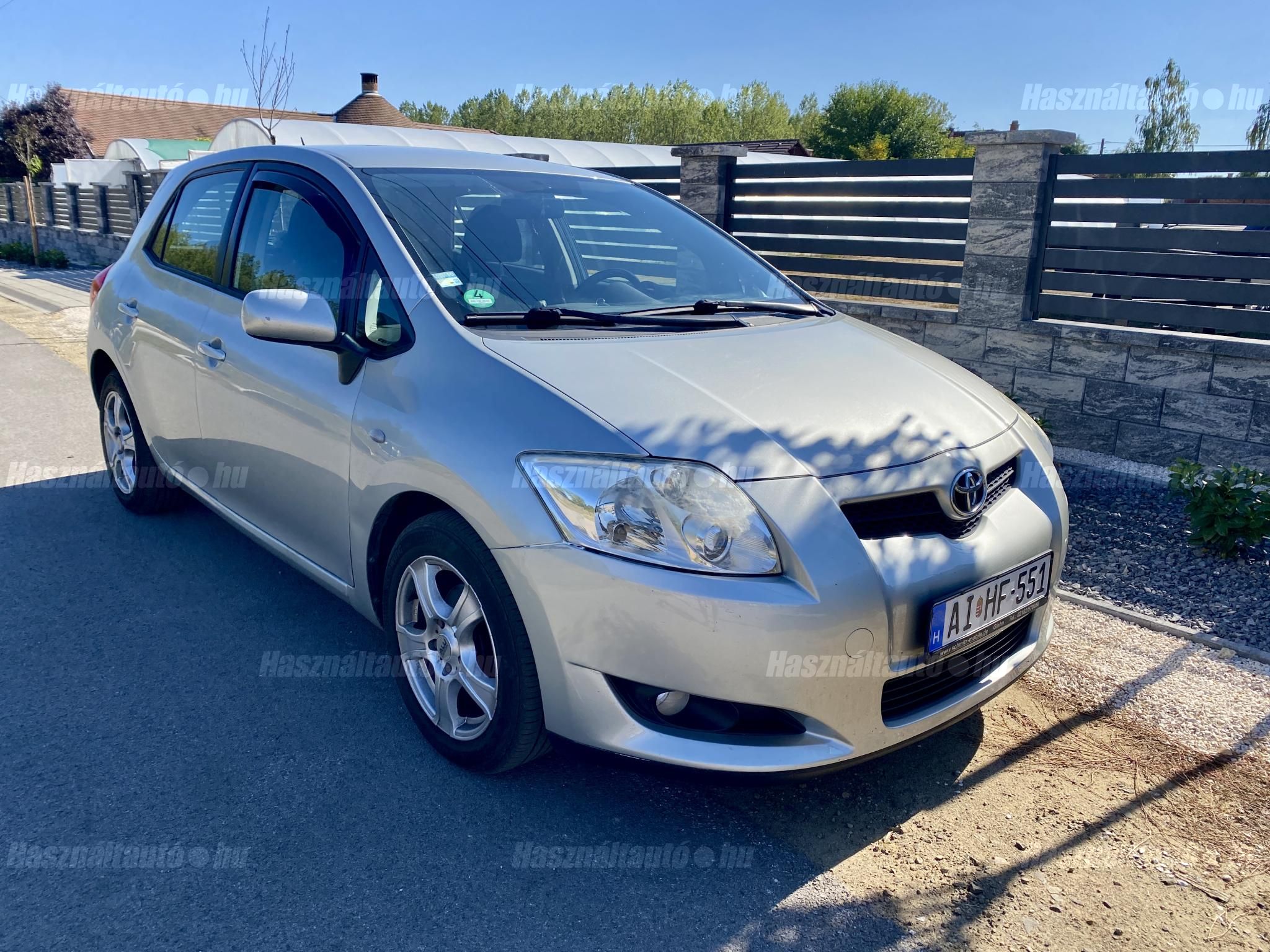 TOYOTA AURIS 2008/2 - 1