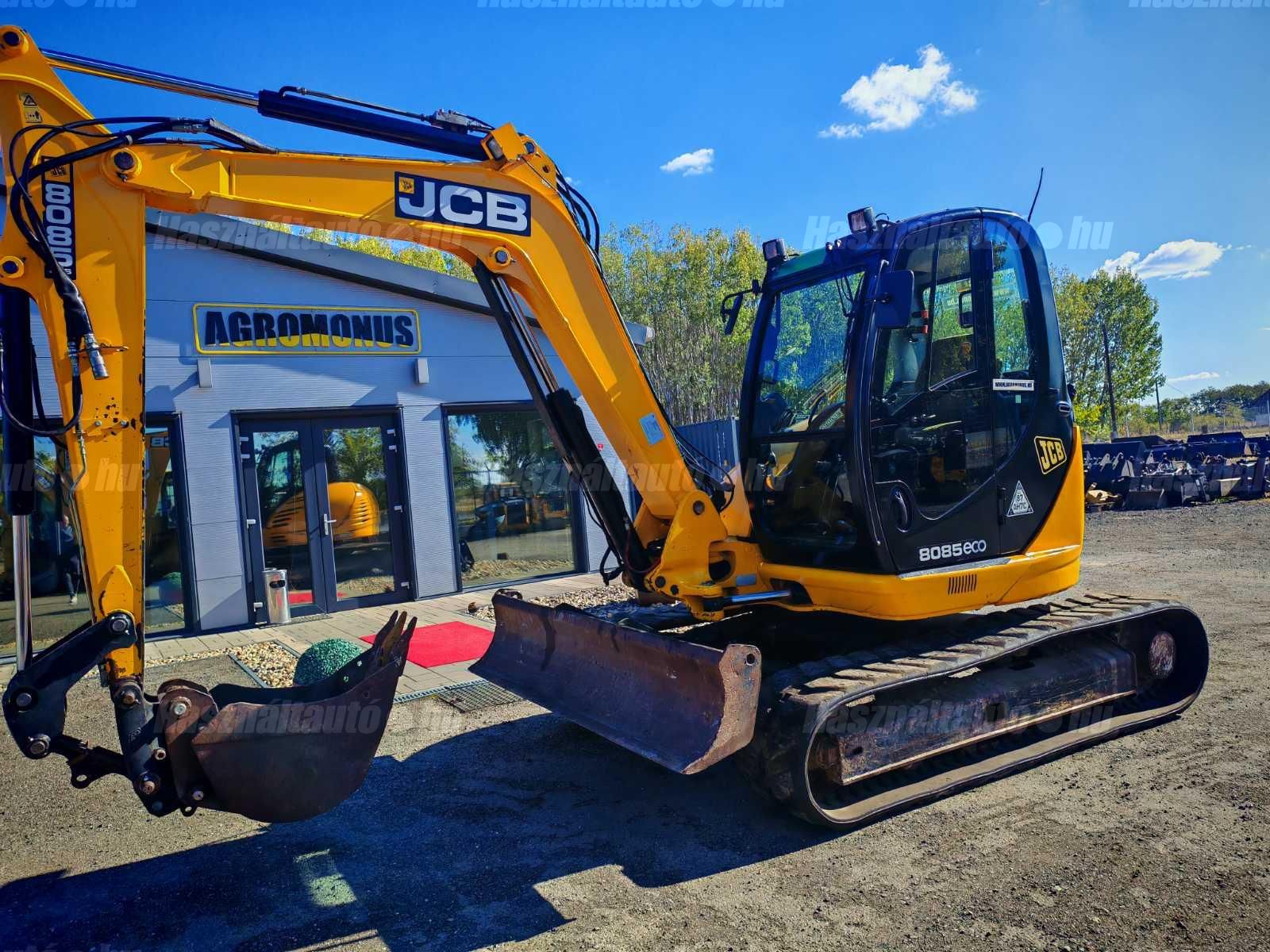 JCB 2013 - 1