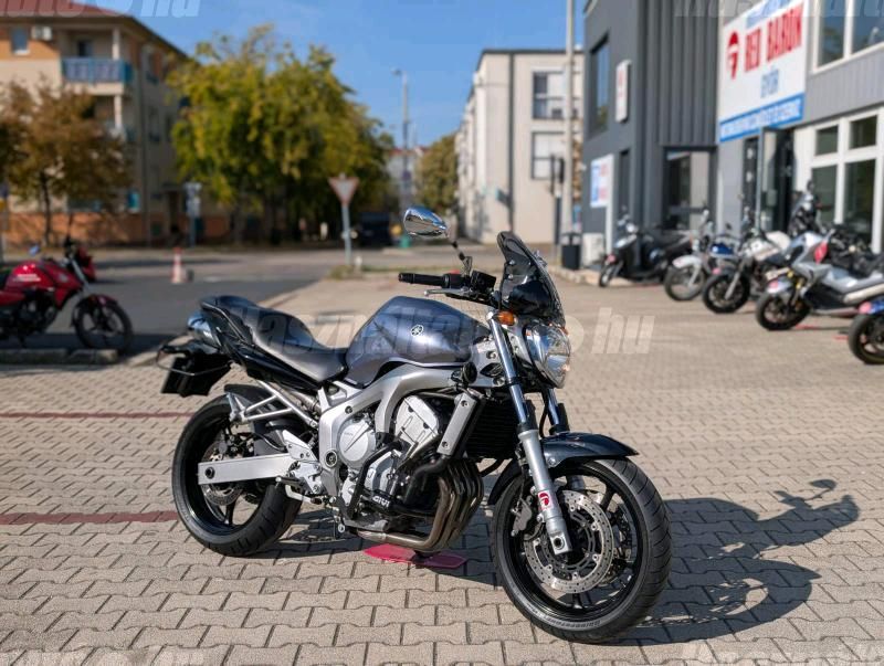 YAMAHA FZ6-N 2005 - 1