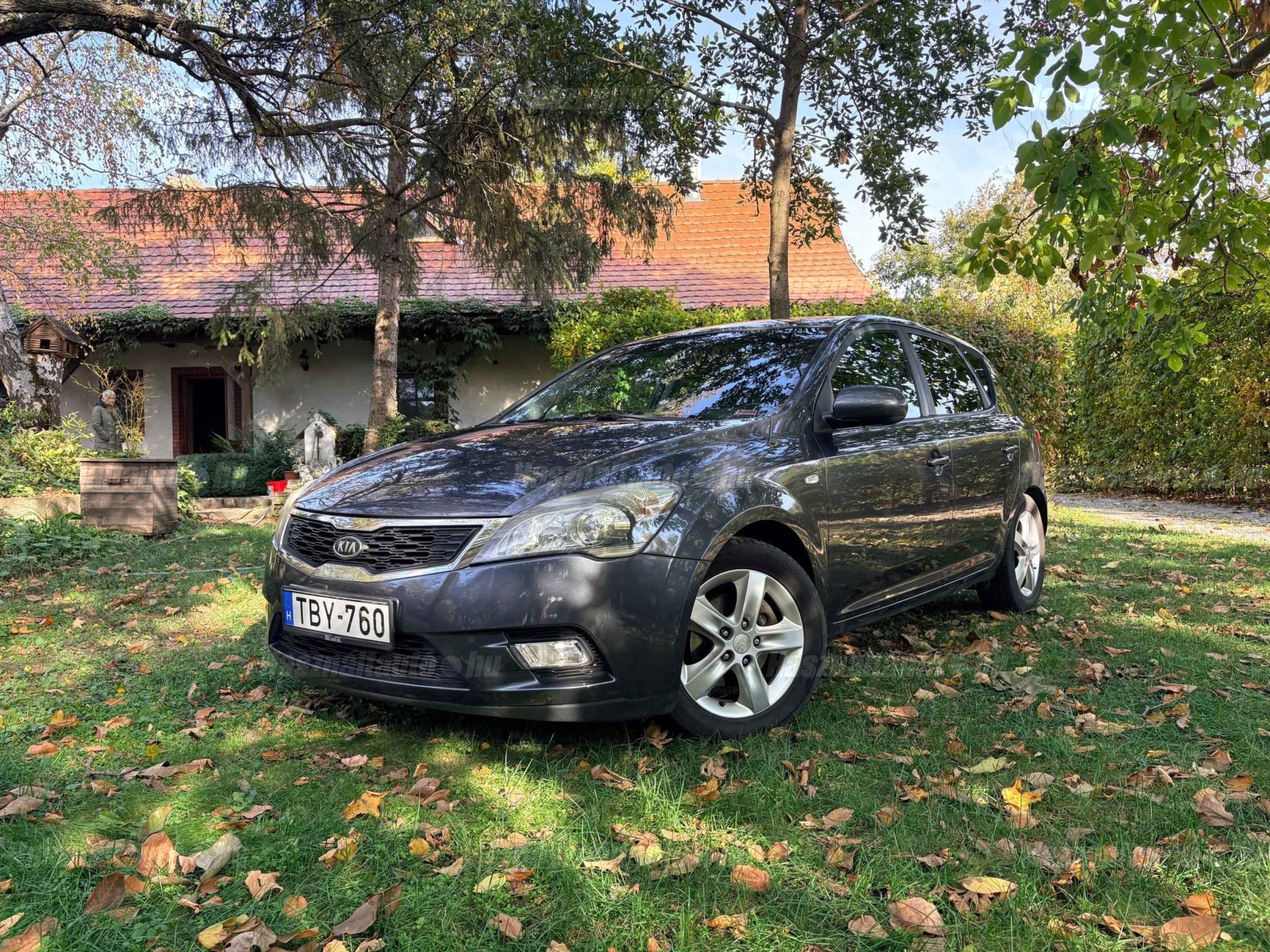 KIA CEE'D 2010/12 - 1