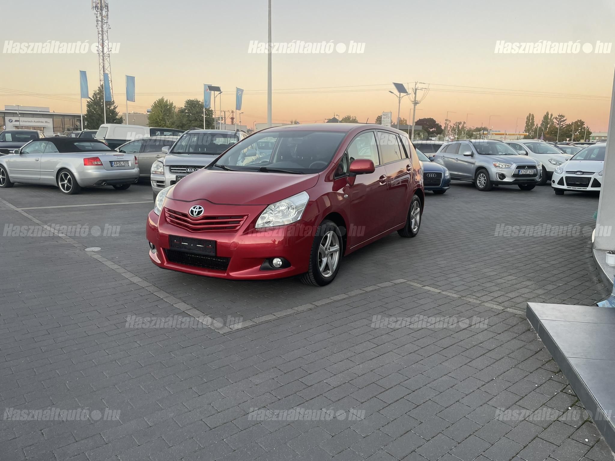 TOYOTA VERSO 2013/8 - 1
